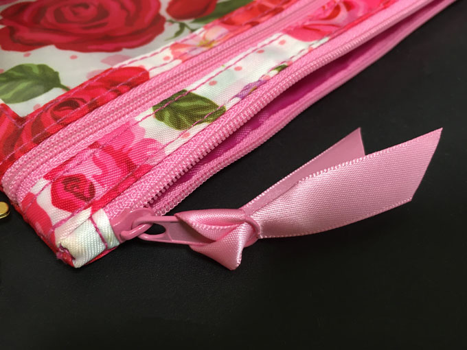 パスポートケース　ファスナー